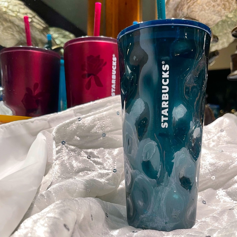Starbucks Fall 2021 Dark Green Wavy Glass Grande Tumbler NWT